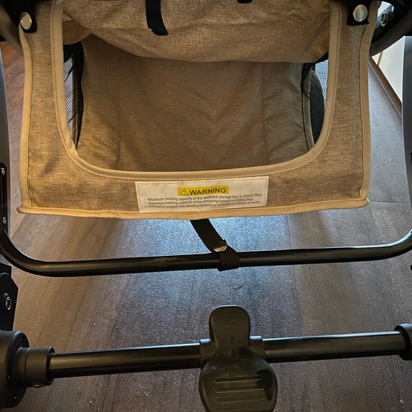 Honey joy stroller 2in1 convertible from bassinet to toddler seat. - Picture 3 of 4